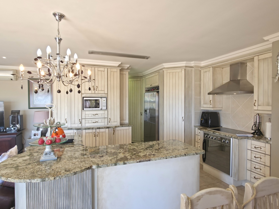 3 Bedroom Property for Sale in Wavecrest Eastern Cape